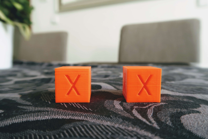 V pravo po úpravách profilu, v levo úplně první výtisk z PET-G